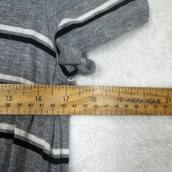Garage T-Shirt Dress Womens Size Small Gray Striped Short Sleeve Cozy Knee Lengt - Picture 6 of 8